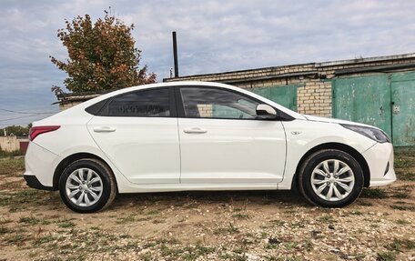 Hyundai Solaris II рестайлинг, 2020 год, 6 фотография