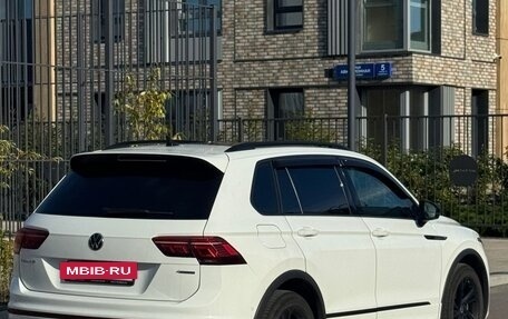 Volkswagen Tiguan II, 2021 год, 2 920 000 рублей, 2 фотография