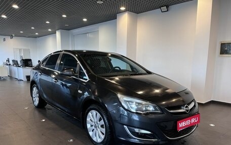 Opel Astra J, 2013 год, 670 000 рублей, 1 фотография