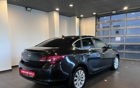 Opel Astra J, 2013 год, 670 000 рублей, 3 фотография
