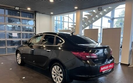 Opel Astra J, 2013 год, 670 000 рублей, 5 фотография