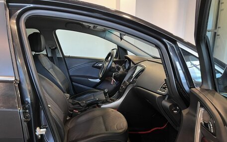Opel Astra J, 2013 год, 670 000 рублей, 29 фотография