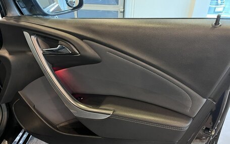 Opel Astra J, 2013 год, 670 000 рублей, 28 фотография