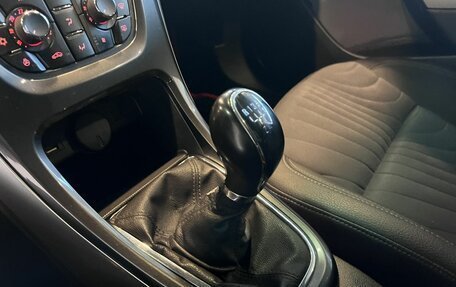 Opel Astra J, 2013 год, 670 000 рублей, 31 фотография