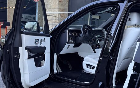 Rolls-Royce Cullinan, 2020 год, 32 000 000 рублей, 8 фотография