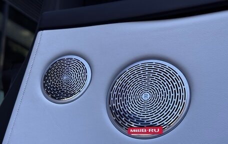 Rolls-Royce Cullinan, 2020 год, 32 000 000 рублей, 10 фотография
