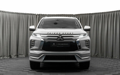 Mitsubishi Pajero Sport III рестайлинг, 2020 год, 3 870 000 рублей, 3 фотография
