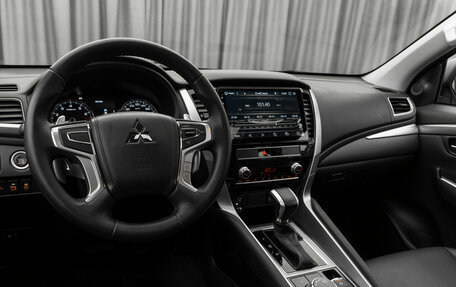 Mitsubishi Pajero Sport III рестайлинг, 2020 год, 3 870 000 рублей, 7 фотография