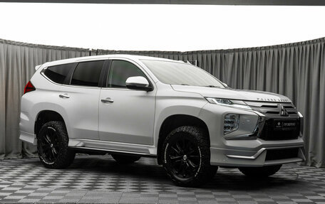 Mitsubishi Pajero Sport III рестайлинг, 2020 год, 3 870 000 рублей, 2 фотография