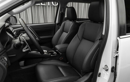 Mitsubishi Pajero Sport III рестайлинг, 2020 год, 3 870 000 рублей, 9 фотография