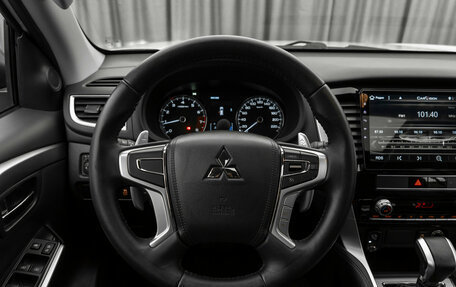 Mitsubishi Pajero Sport III рестайлинг, 2020 год, 3 870 000 рублей, 11 фотография