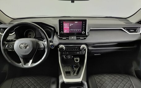 Toyota RAV4, 2020 год, 3 050 000 рублей, 17 фотография
