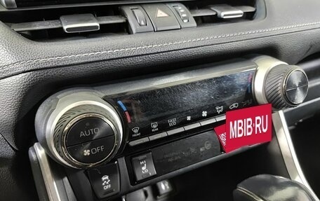 Toyota RAV4, 2020 год, 3 050 000 рублей, 24 фотография
