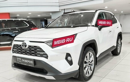 Toyota RAV4, 2020 год, 2 750 000 рублей, 5 фотография