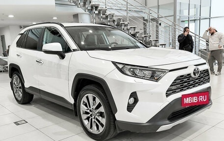 Toyota RAV4, 2020 год, 2 750 000 рублей, 7 фотография