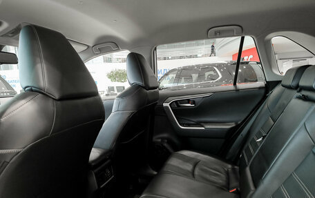 Toyota RAV4, 2020 год, 2 750 000 рублей, 16 фотография