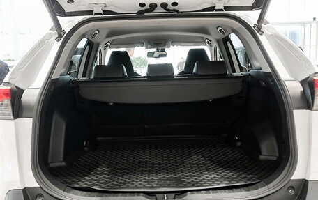 Toyota RAV4, 2020 год, 2 750 000 рублей, 14 фотография