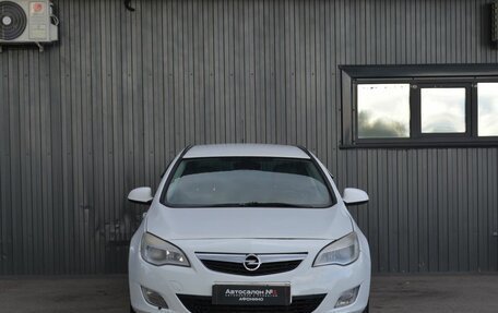 Opel Astra J, 2011 год, 769 999 рублей, 2 фотография