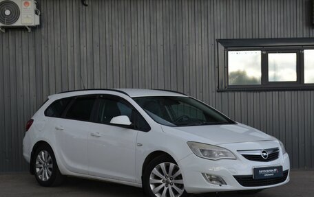 Opel Astra J, 2011 год, 769 999 рублей, 3 фотография