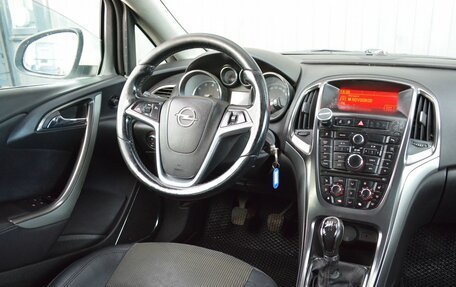 Opel Astra J, 2011 год, 769 999 рублей, 8 фотография