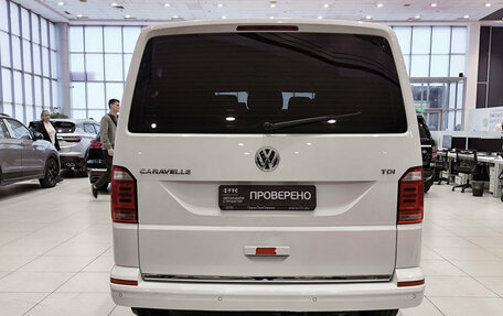 Volkswagen Caravelle T6 рестайлинг, 2018 год, 2 720 000 рублей, 7 фотография