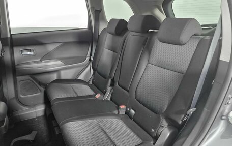 Mitsubishi Outlander III рестайлинг 3, 2013 год, 1 239 000 рублей, 9 фотография