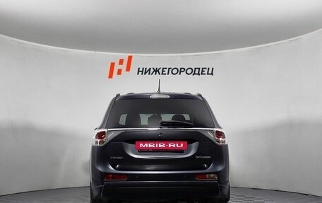 Mitsubishi Outlander III рестайлинг 3, 2013 год, 1 239 000 рублей, 4 фотография
