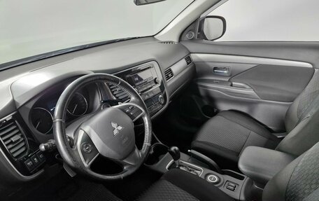 Mitsubishi Outlander III рестайлинг 3, 2013 год, 1 239 000 рублей, 13 фотография