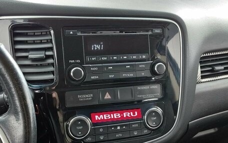 Mitsubishi Outlander III рестайлинг 3, 2013 год, 1 239 000 рублей, 19 фотография