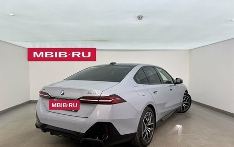 BMW 5 серия, 2025 год, 9 240 000 рублей, 2 фотография
