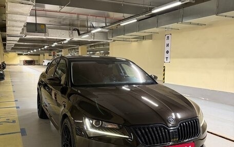 Skoda Superb III рестайлинг, 2016 год, 1 690 000 рублей, 2 фотография