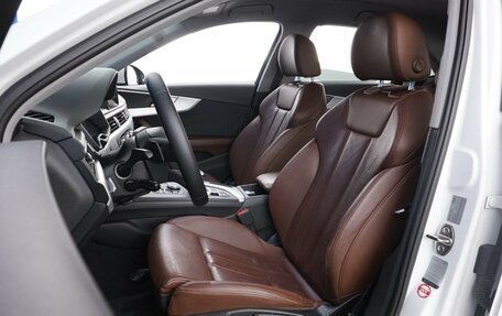 Audi A4, 2018 год, 2 349 444 рублей, 10 фотография