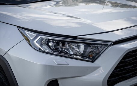 Toyota RAV4, 2021 год, 3 700 000 рублей, 6 фотография