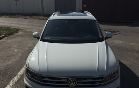 Volkswagen Tiguan II, 2019 год, 3 600 000 рублей, 13 фотография