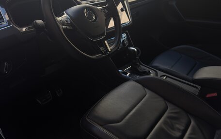 Volkswagen Tiguan II, 2019 год, 3 600 000 рублей, 24 фотография