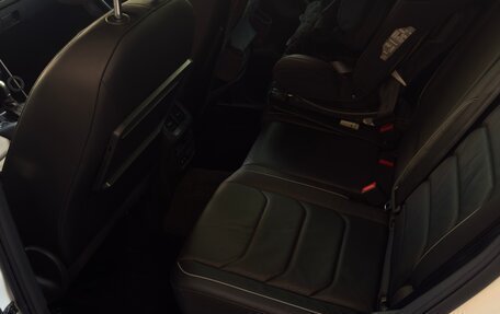 Volkswagen Tiguan II, 2019 год, 3 600 000 рублей, 21 фотография