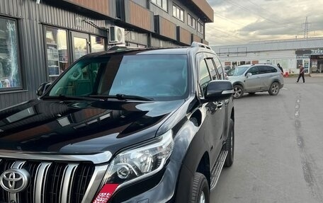 Toyota Land Cruiser Prado 150 рестайлинг 2, 2016 год, 3 800 000 рублей, 1 фотография
