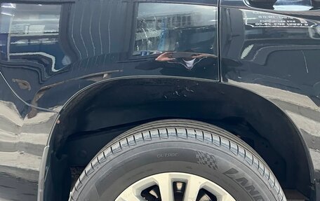 Toyota Land Cruiser Prado 150 рестайлинг 2, 2016 год, 3 800 000 рублей, 8 фотография