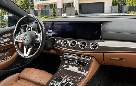 Mercedes-Benz E-Класс, 2019 год, 3 750 000 рублей, 4 фотография