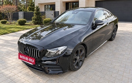Mercedes-Benz E-Класс, 2019 год, 3 750 000 рублей, 10 фотография
