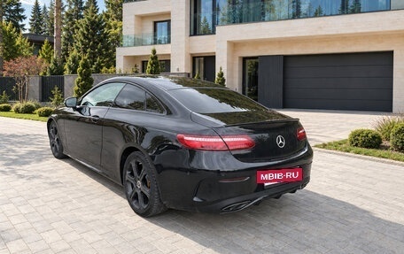 Mercedes-Benz E-Класс, 2019 год, 3 750 000 рублей, 6 фотография