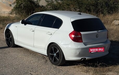 BMW 1 серия, 2011 год, 800 000 рублей, 2 фотография