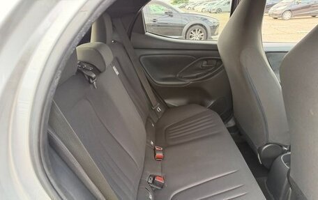 Toyota Yaris, 2023 год, 846 911 рублей, 14 фотография