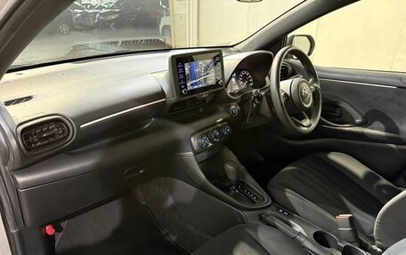 Toyota Yaris, 2023 год, 846 911 рублей, 9 фотография