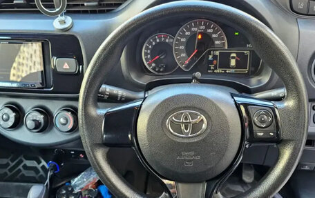 Toyota Vitz, 2019 год, 1 050 000 рублей, 7 фотография