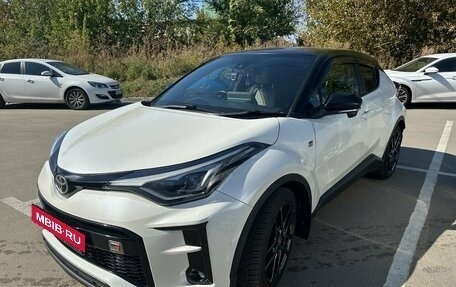Toyota C-HR I рестайлинг, 2020 год, 1 710 000 рублей, 4 фотография