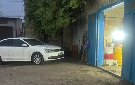 Volkswagen Jetta VI, 2012 год, 1 045 000 рублей, 4 фотография