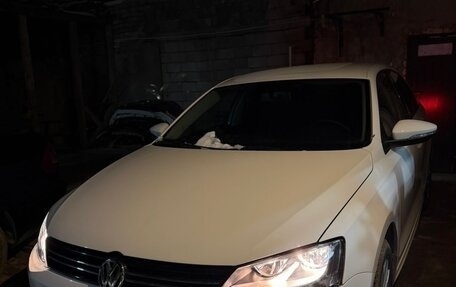 Volkswagen Jetta VI, 2012 год, 1 045 000 рублей, 2 фотография