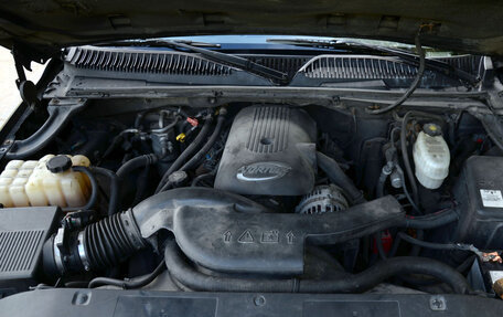 Chevrolet Tahoe II, 2004 год, 1 430 000 рублей, 10 фотография