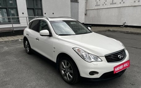 Infiniti QX50 I рестайлинг, 2014 год, 2 000 000 рублей, 3 фотография